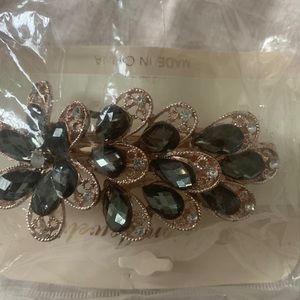 Smoky gray hair barrette